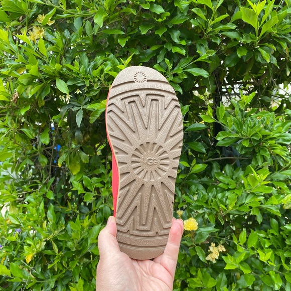 NWT UGG Classic Mini Star - Picture 9 of 10